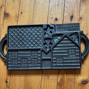 Cast Iron The Gingerbread House Mold